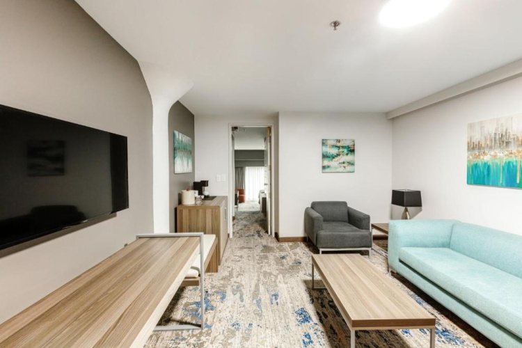 Quadruple Suite