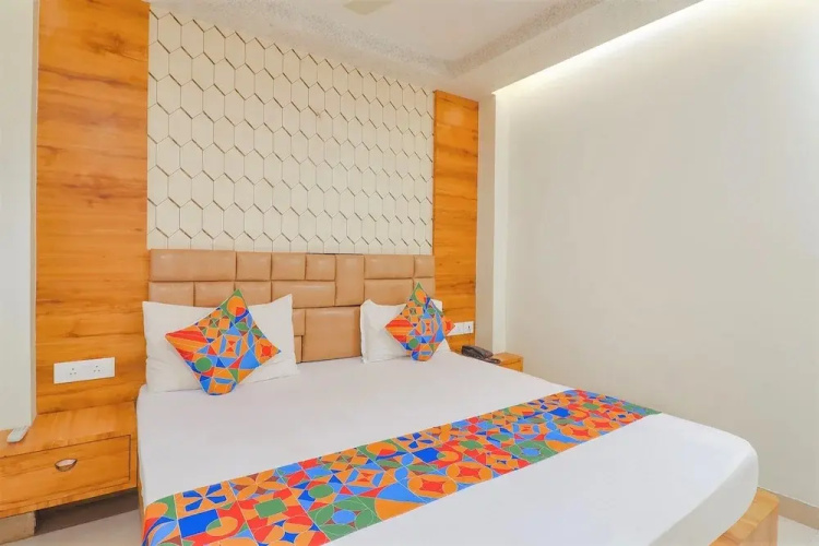 FabHotel Holiday Grand