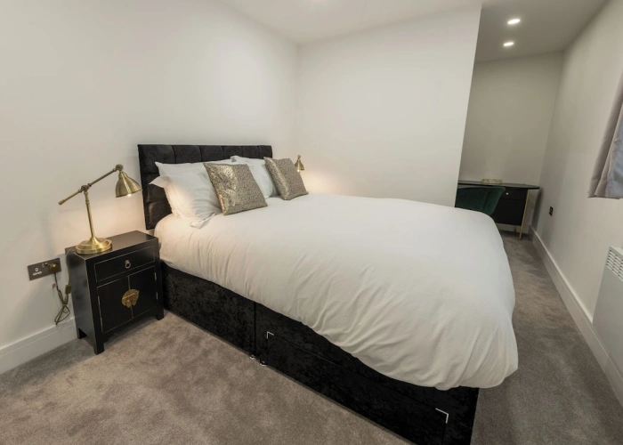 3 Bedrooms Apartment