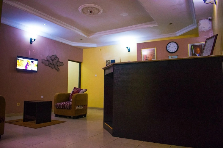 Esporta Suites - Agindingbi