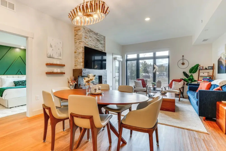 Mountain-view Condo in Downtown Winter Park!
