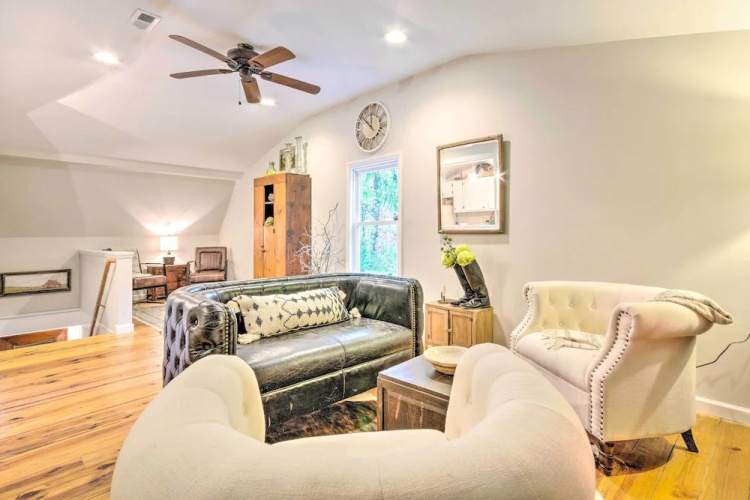 Upscale Rustic Duplex on Stream, Near Blowing Rock