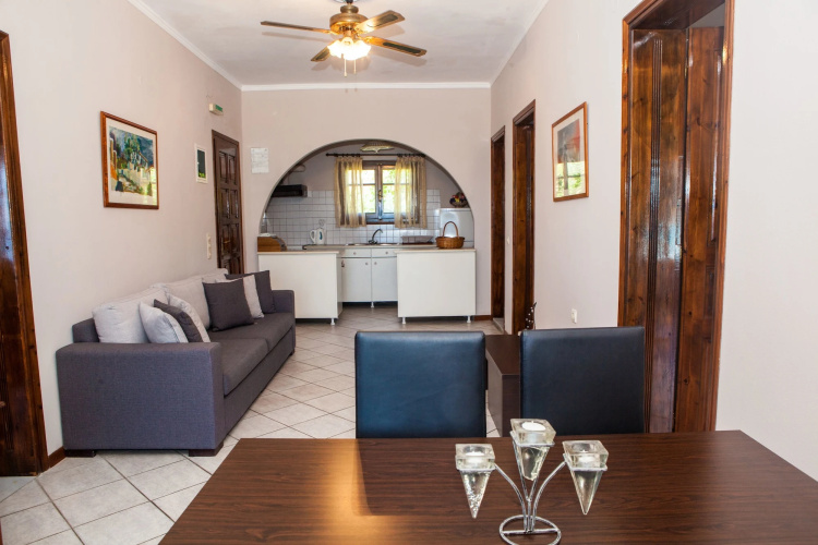 Eleana Apartments And Studios
