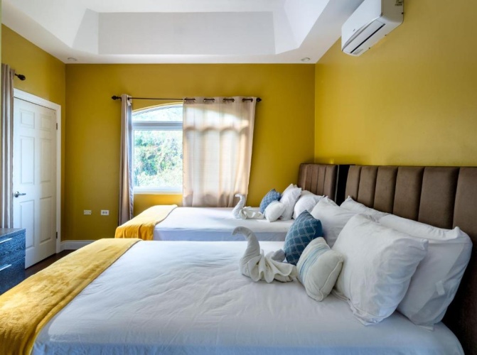 4 Bedrooms Cottage