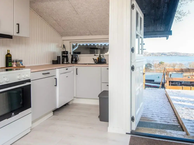 Family-friendly Cottage Near the Coast