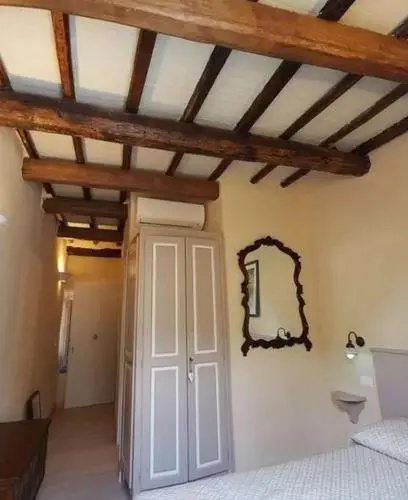 Ricky Rooms