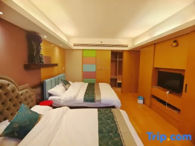 Sextuple Family Suite