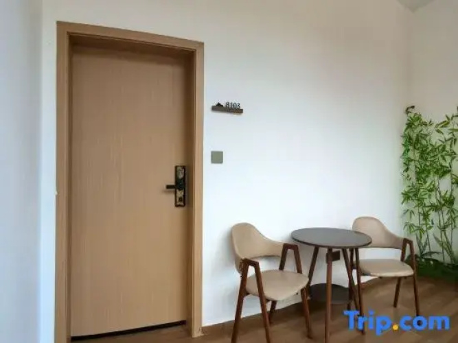 Xijian Qishu Homestay (Zhaoxing Dong Village Store)