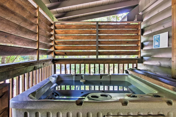 Charming Pigeon Forge Cabin w/ Private Hot Tub!