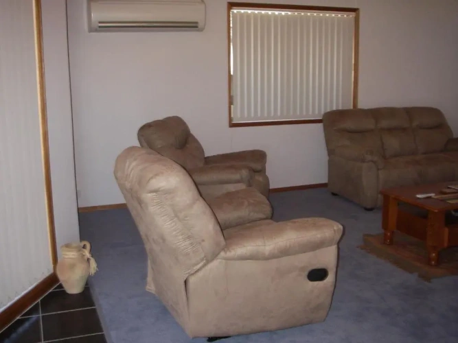 2 Bedrooms Cottage