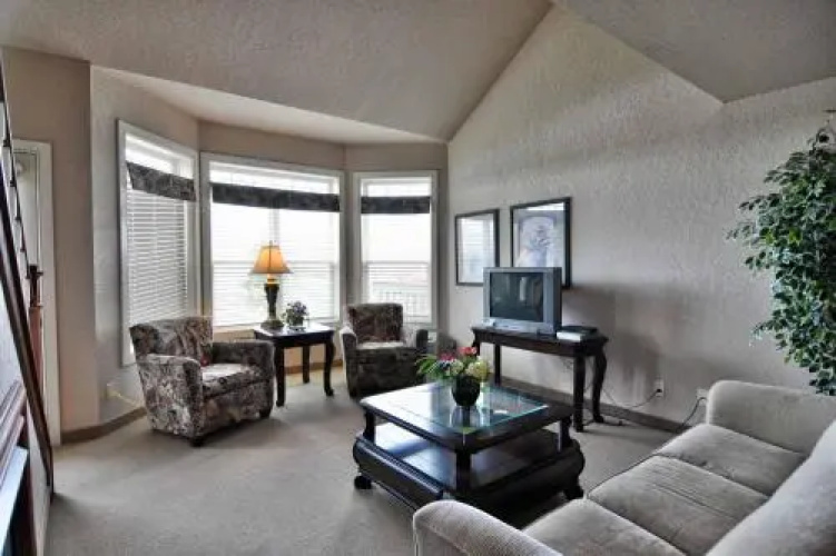 Unit 302 2 BD/ 2 BA Condo 2 Bedrooms 1 Bathroom Condo