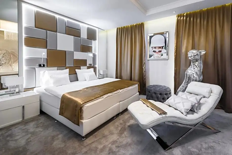 RQ Boutique Unique Hotel