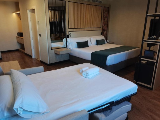 Standard Triple room