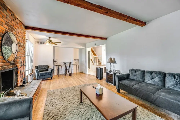 4 Bedrooms Cottage