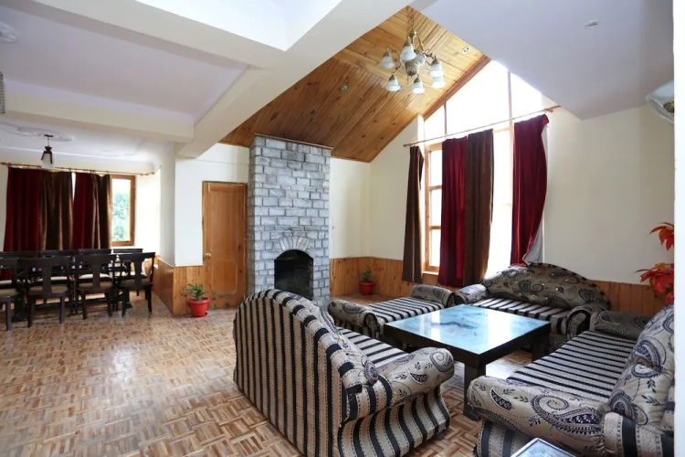 OYO 7008 Astha Cottage