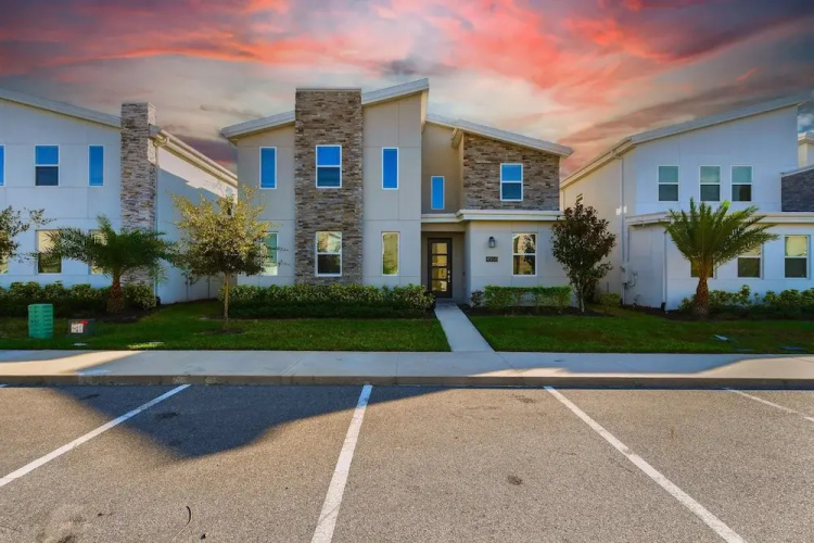 Storey Lake Getaway Pool Spa Theater - Kissimmee, FL