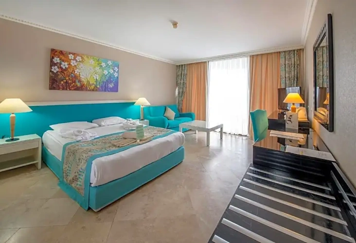 Standard Triple room with land view
