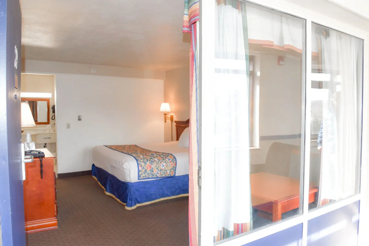 Attleboro Motor Inn