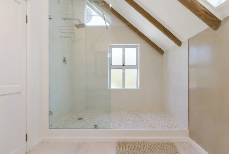 4 Bedrooms Luxury Villa