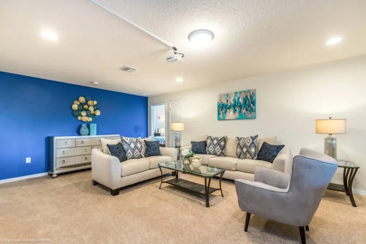 8875 Ultimate 8 Bedroom 6 Bathroom Windsor