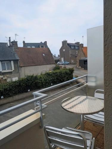 Comfort room with courtyard view