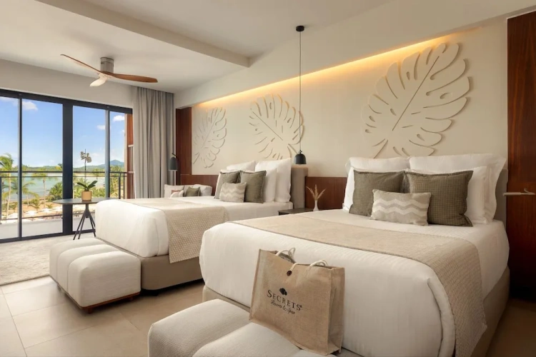 Double Club Junior Suite oceanfront