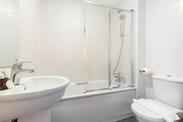 Deluxe 2 Bed Flat with Balcony in Hackney