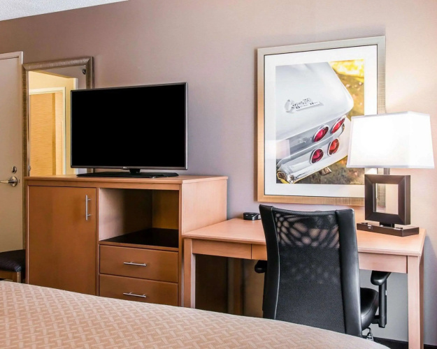 Quality Inn & Suites Warren - Detroit