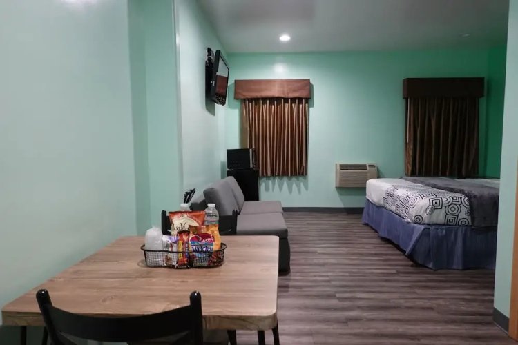 24 Hours Motel