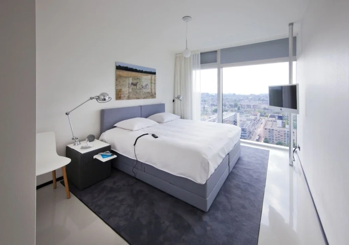 Apartment with balcony