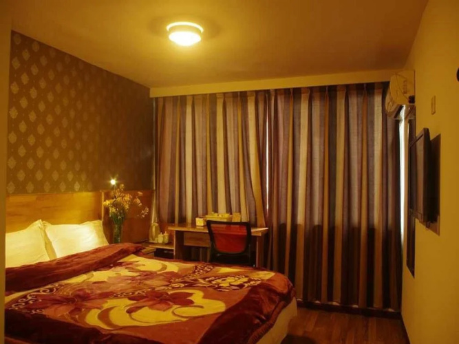 Ling County Hongji Business Hotel