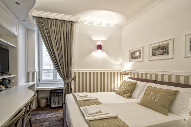 Magenta Luxury Sant'Anna