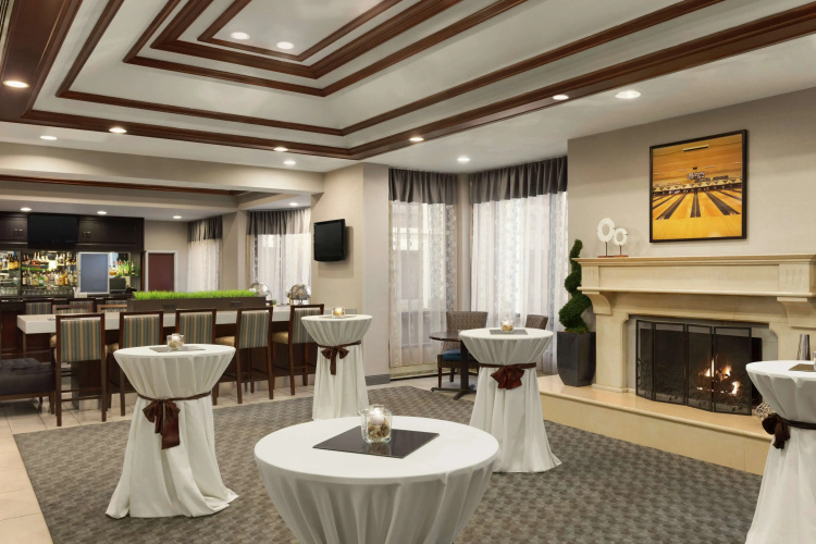 DoubleTree by Hilton Detroit Novi