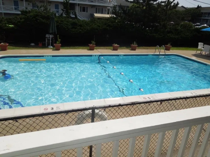 1 Bedroom Suite with pool view