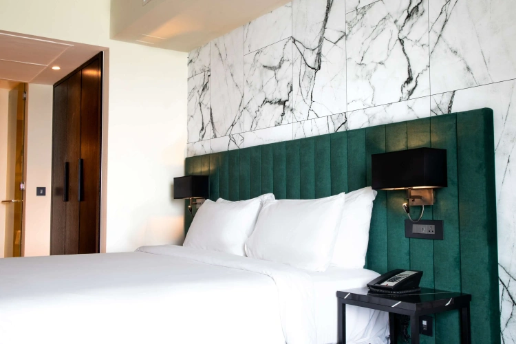 Suite with balcony and Lagoon View