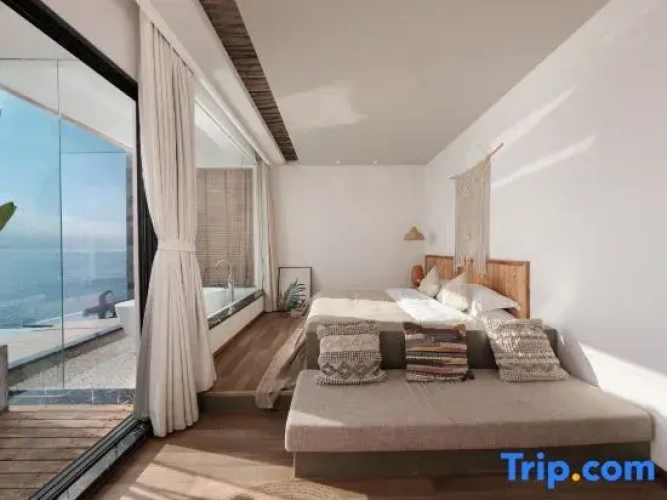 Standard Capsule with balcony and with sea view