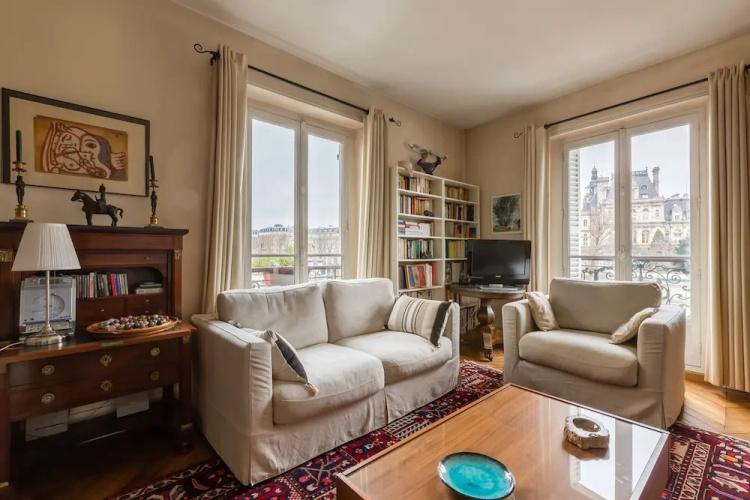 Quai aux Fleurs Apartment