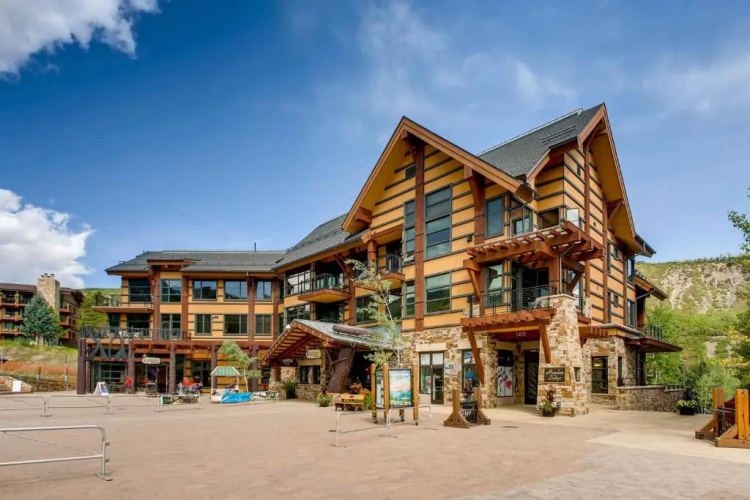 Hayden Lodge