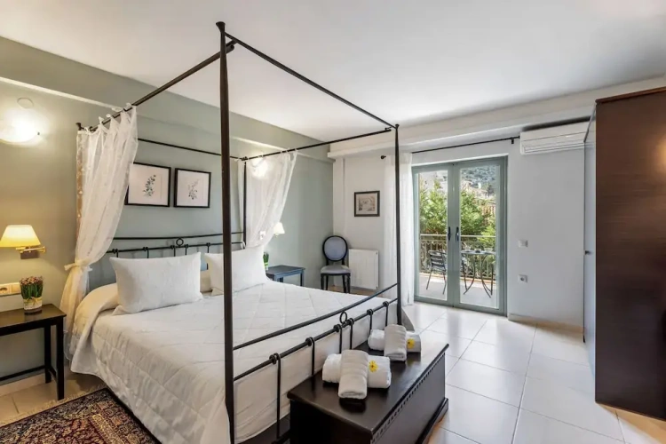 Superior Double room with balcony and with sea view