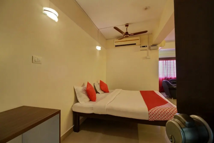 OYO 3615 RSB Residency