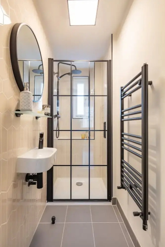 Modern 1BR Downtown Stay
