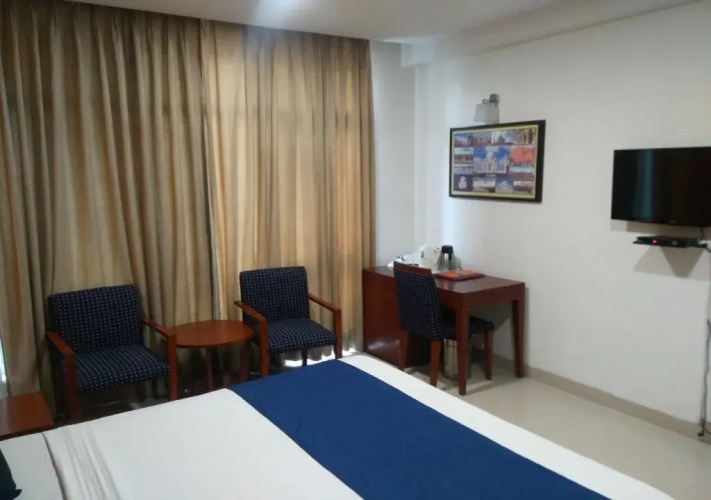 Divine Inn Hotel