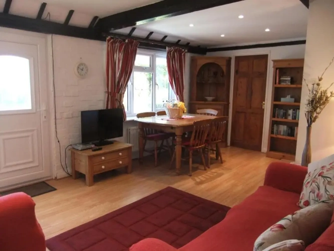 2 Bedrooms Chalet