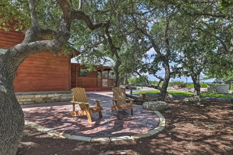 Dripping Springs Cabin w/ Pool, Hill Country Views