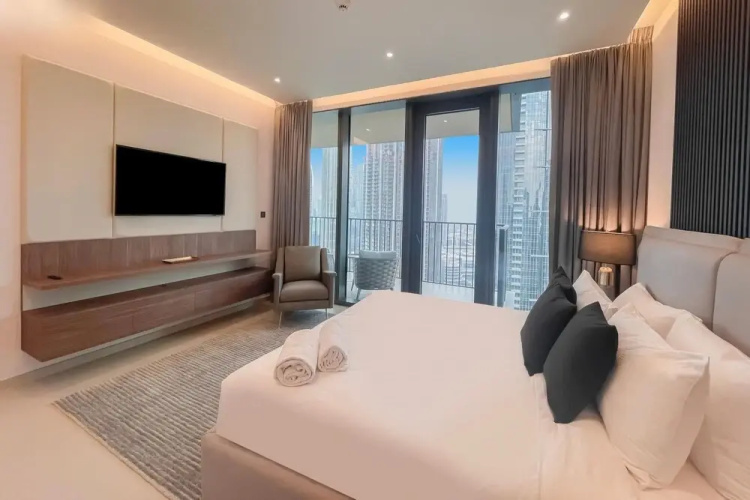 Hyp-lux 4BR Apt With Burj Khalifa View