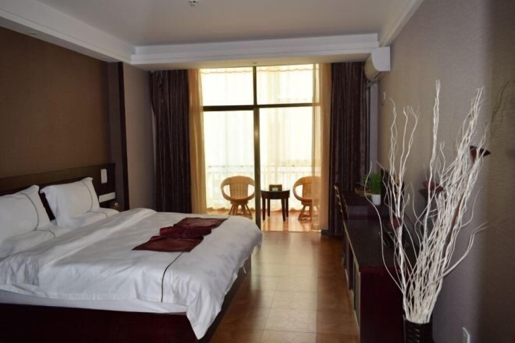 Jinggu Yingjiang International Hotel