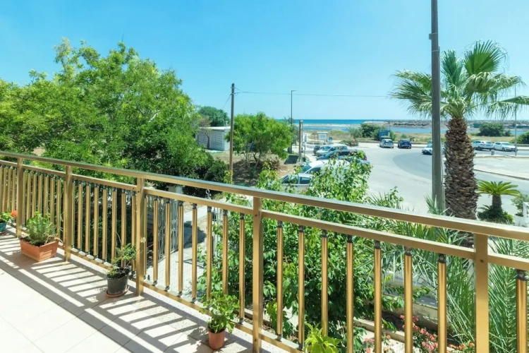 3 Bedrooms Family Apartment beachfront