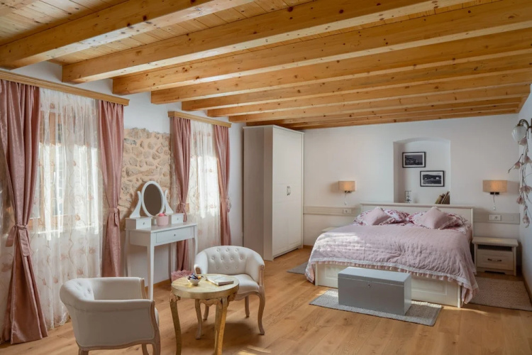 Rustic luxury villa Fulmin