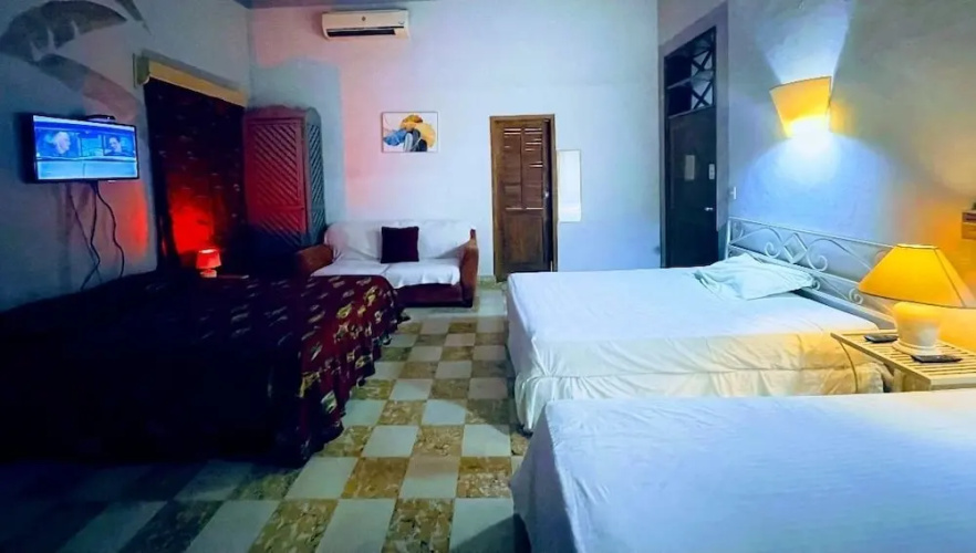 Hotel bless