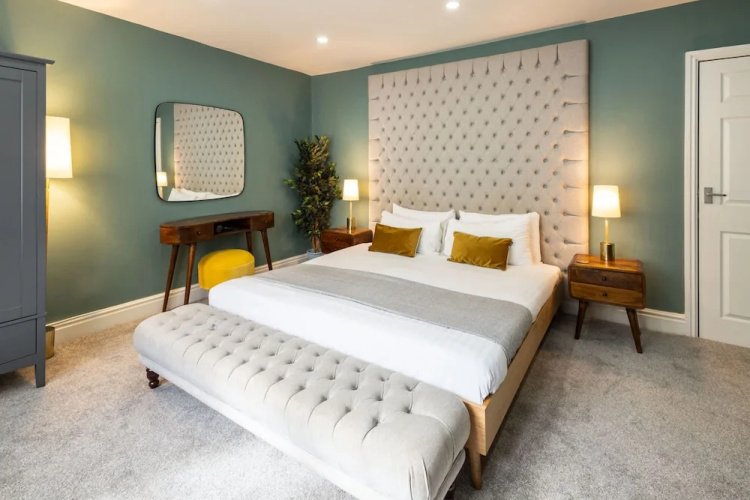 Host Stay The Falkner Quarters I and II